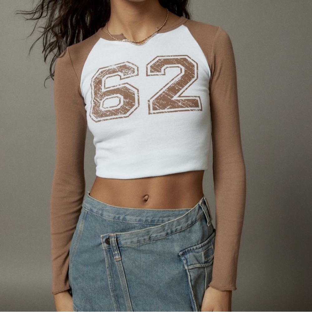 Urban Outfitters BDG Tori Notch Neck Long Sleeve Raglan Tee